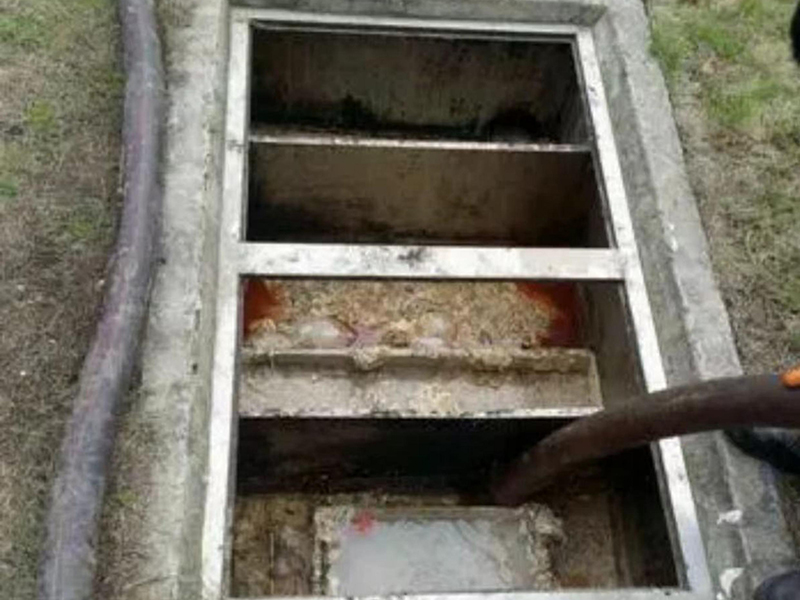 沙嘴街道隔油池清理
